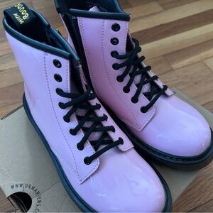 **NIB** Dr. Martens 1460 Pale Pink lace up boots| Junior girls